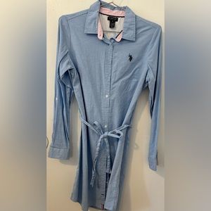 A light blue long sleeve shirt dress elegant comfortable size medium.